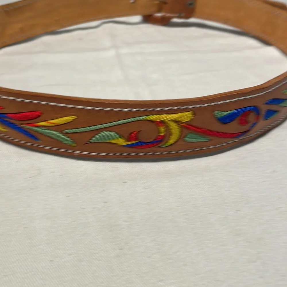 Beautiful vintage leather and embroidered belt Sz 34-38” - Picture 5 of 7